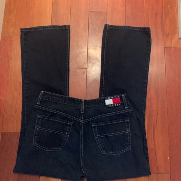 Size 31 Tommy Hilfiger dark wash flared button fly jeans - Picture 3 of 3